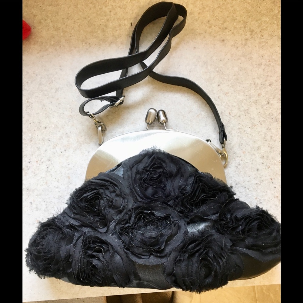 Gorgeous Nicole Lee roses purse